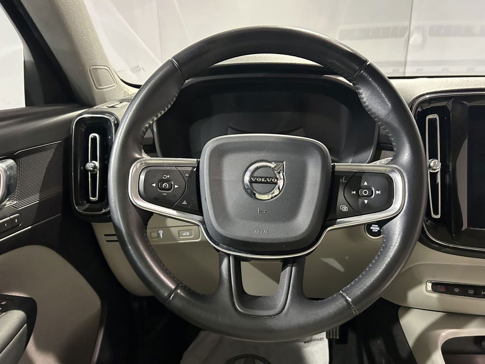 Volvo XC40 usata a Milano (7)