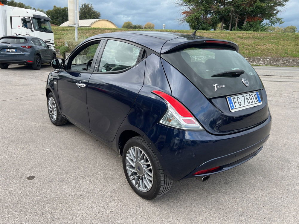 Lancia Ypsilon usata a Lucca (3)