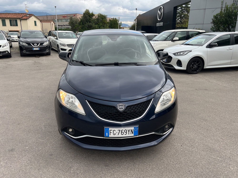 Lancia Ypsilon usata a Lucca (7)