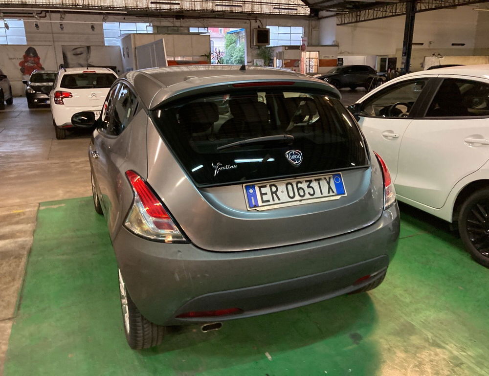 Lancia Ypsilon usata a Lucca (4)