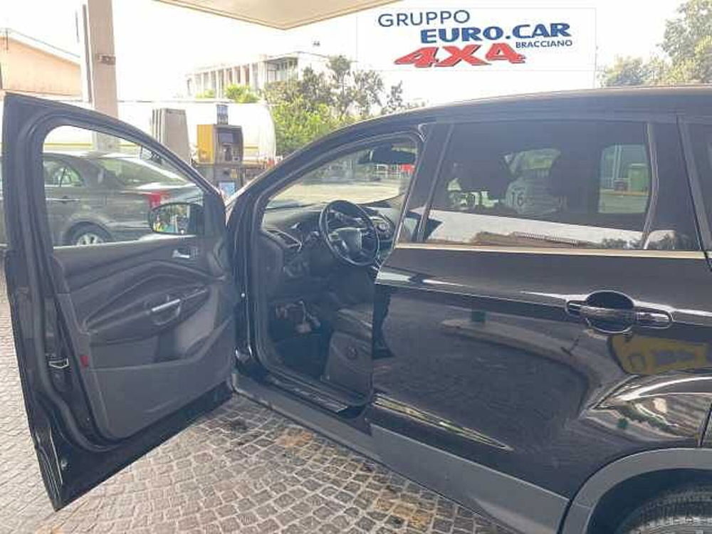 Ford Kuga usata a Roma (8)