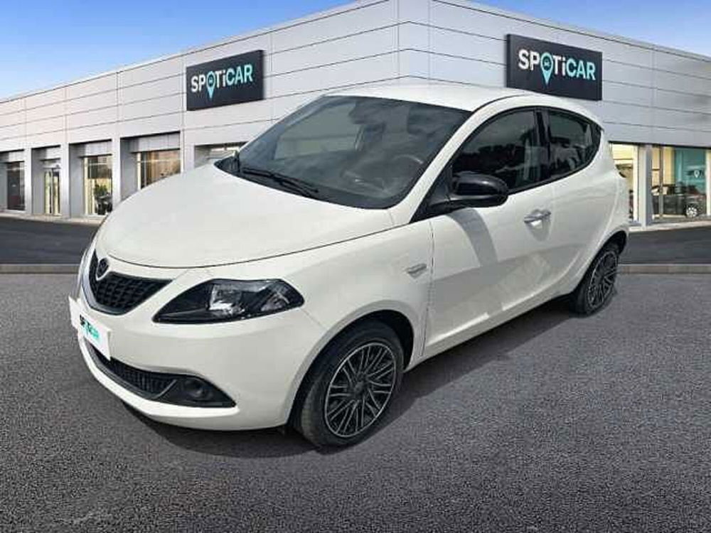 Lancia Ypsilon usata a Ravenna