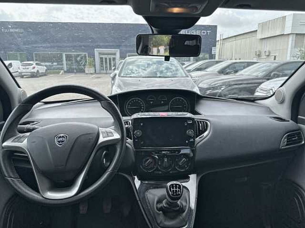 Lancia Ypsilon usata a Ravenna (10)