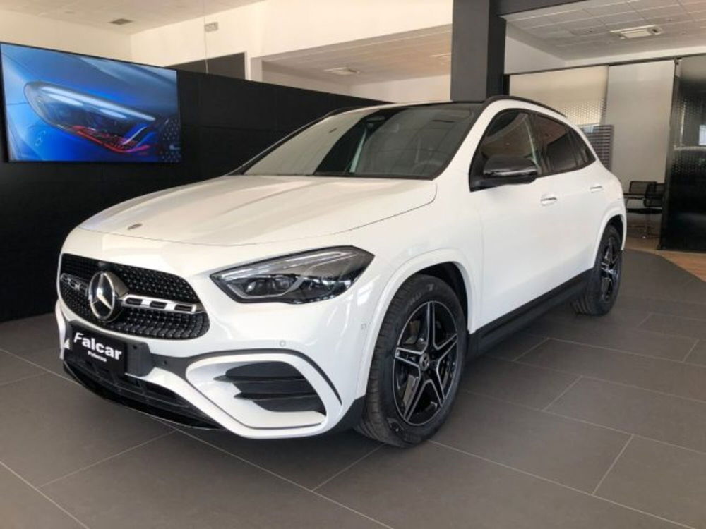 Mercedes-Benz GLA SUV nuova a Potenza (3)