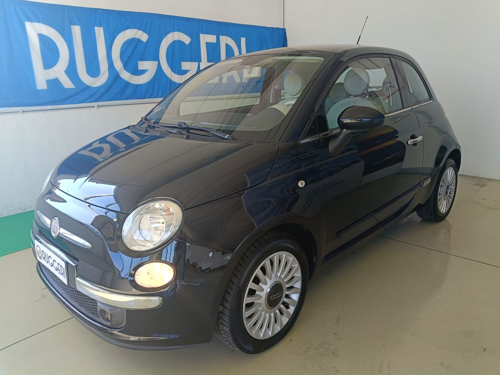 Fiat 500 1.2 Lounge  del 2010 usata a Rimini