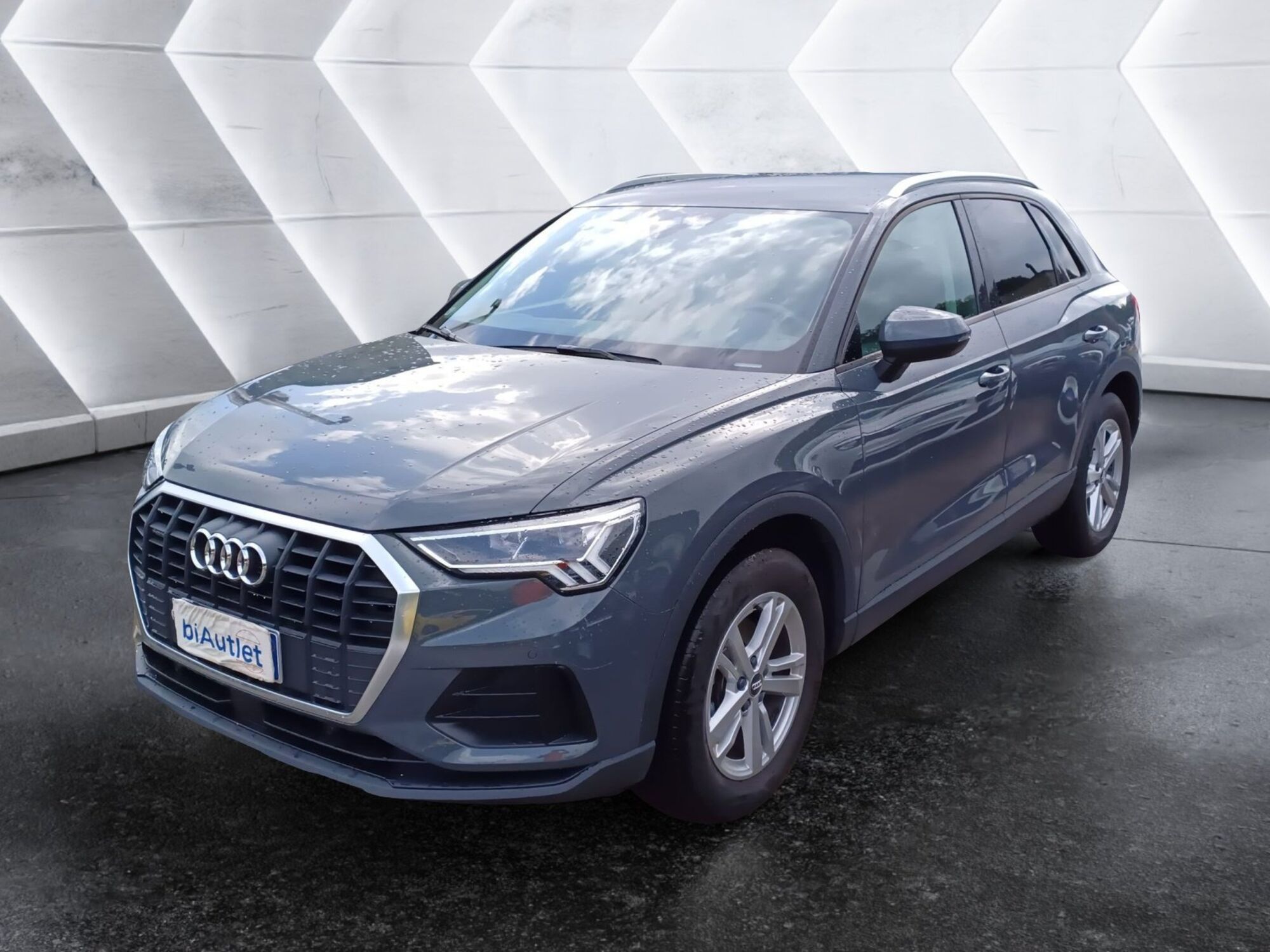 Audi Q3 35 2.0 tdi Business Advanced s-tronic del 2020 usata