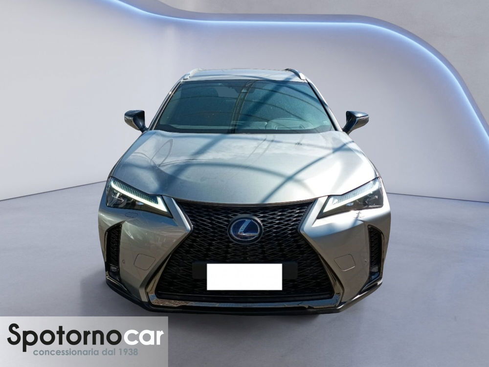 Lexus UX usata a Milano (4)