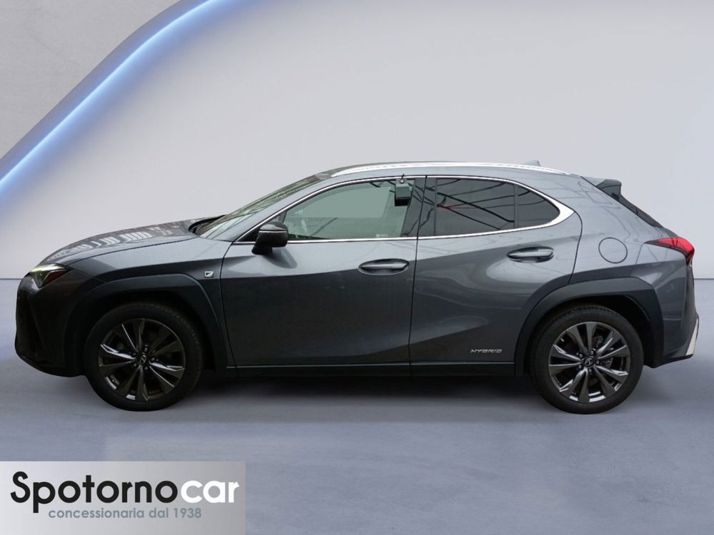 Lexus UX usata a Milano (3)