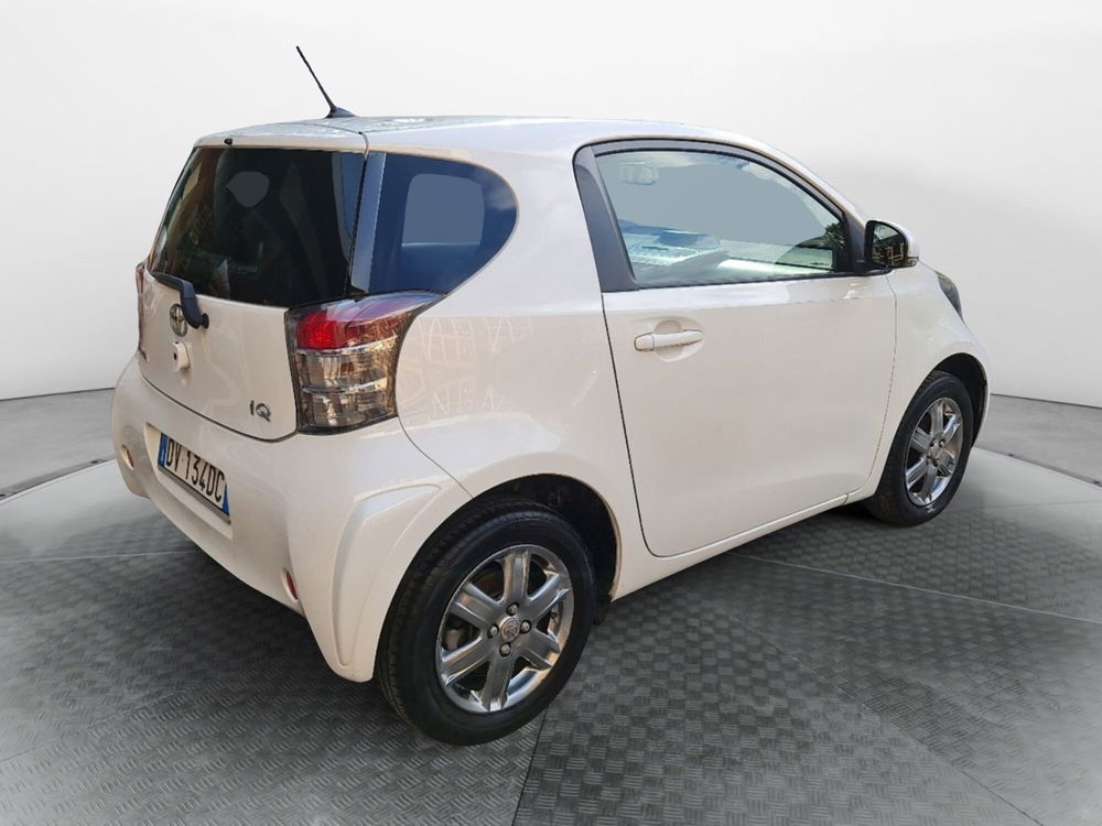 Toyota iQ usata a Bologna (6)