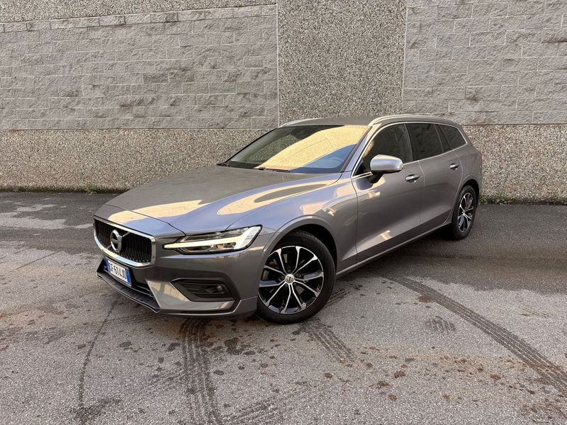 Volvo V60 B4 (d) Geartronic Momentum Business Pro  del 2021 usata a Bergamo