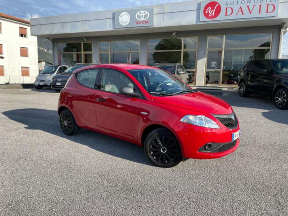 Lancia Ypsilon usata a Pordenone