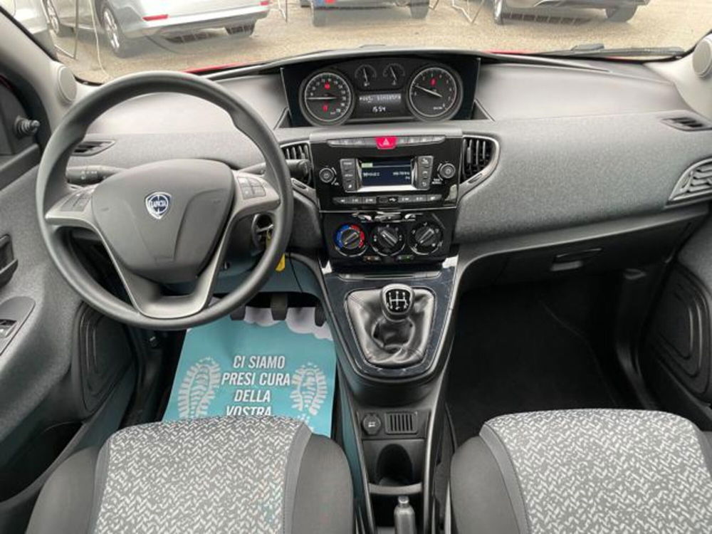 Lancia Ypsilon usata a Pordenone (14)