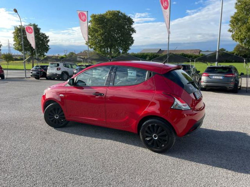 Lancia Ypsilon usata a Pordenone (3)