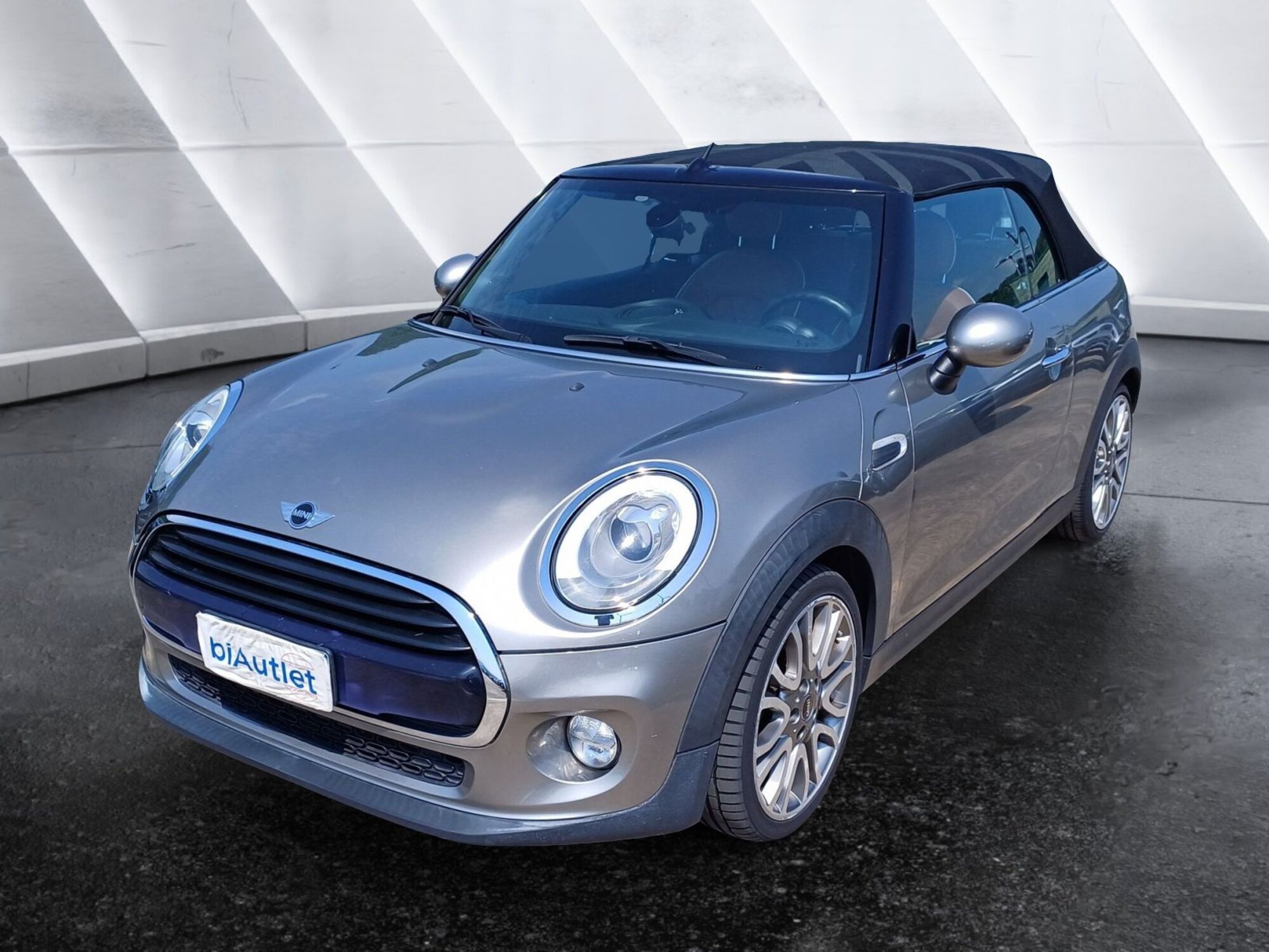 MINI Mini Cabrio 1.5 Cooper D Hype Cabrio  del 2016 usata