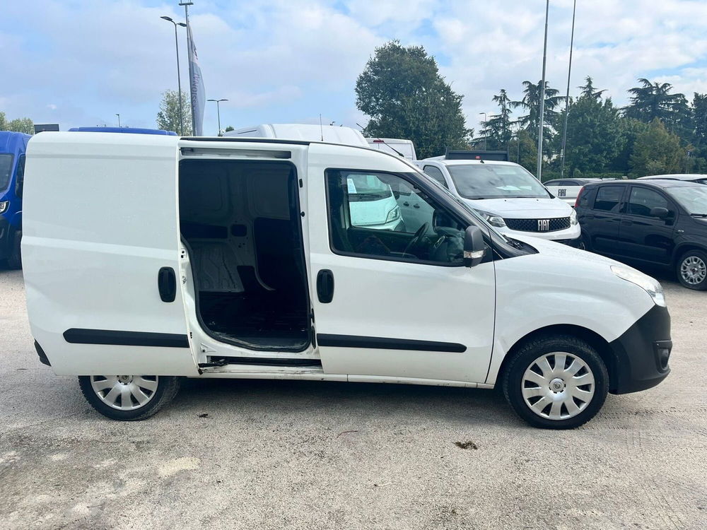 Opel Combo usata a Milano (11)