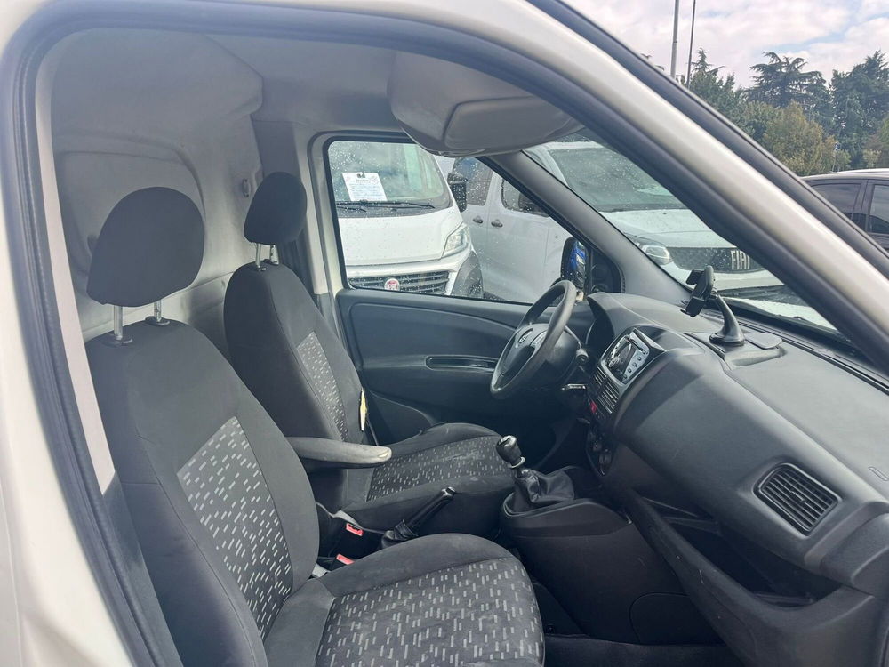 Opel Combo usata a Milano (16)