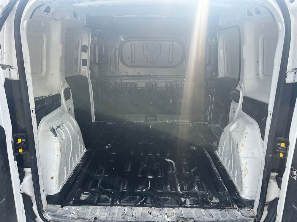 Opel Combo usata a Milano (9)