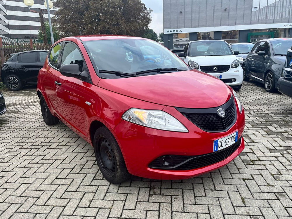 Lancia Ypsilon usata a Milano (3)