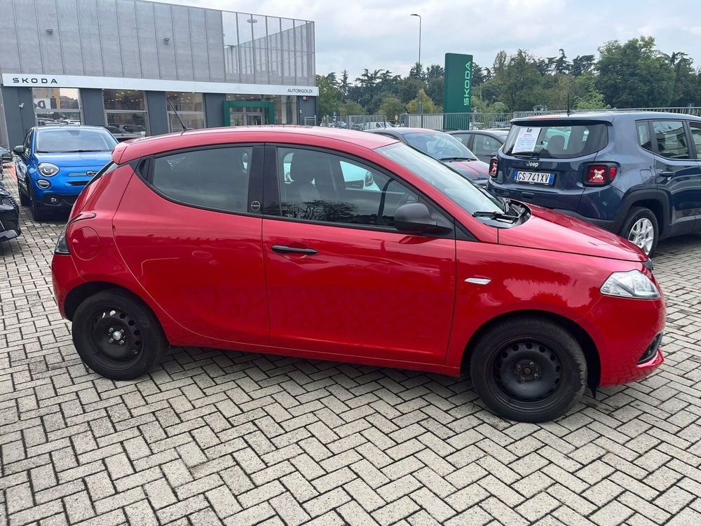 Lancia Ypsilon usata a Milano (5)