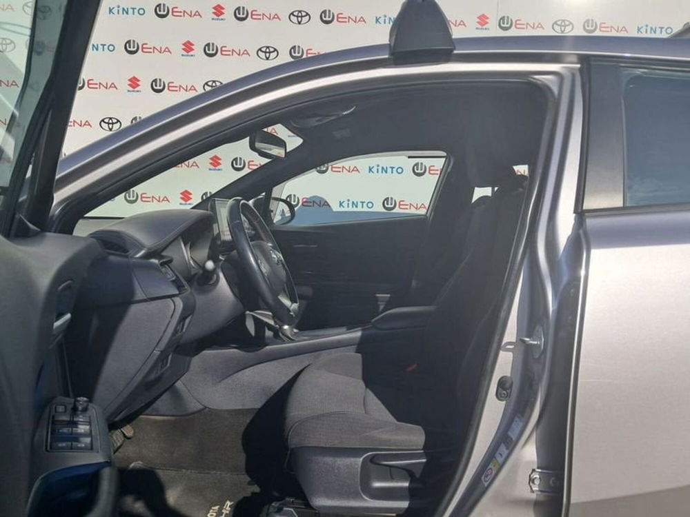 Toyota Toyota C-HR usata a Cagliari (11)