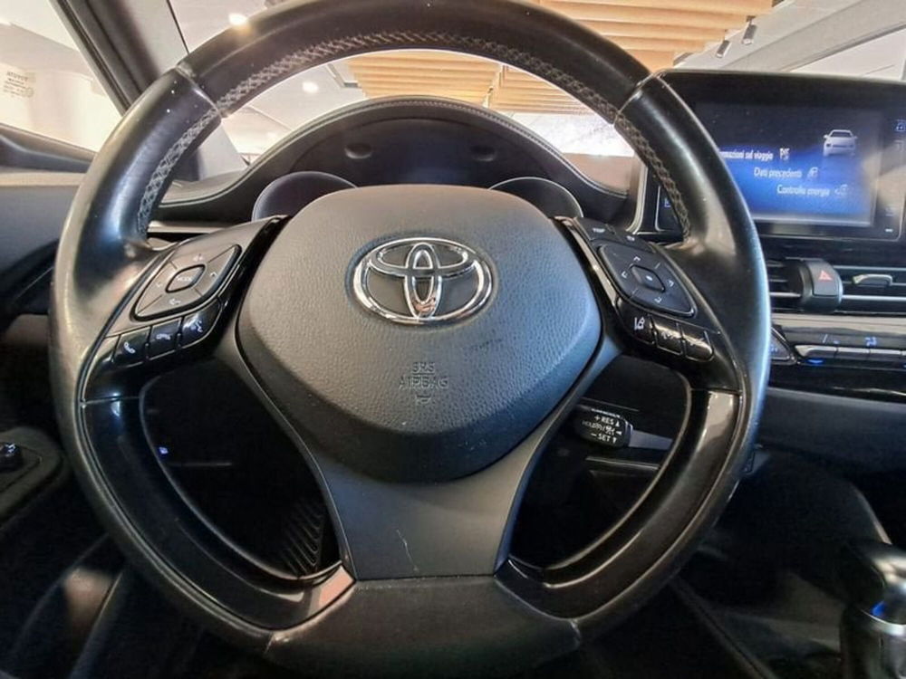 Toyota Toyota C-HR usata a Cagliari (13)