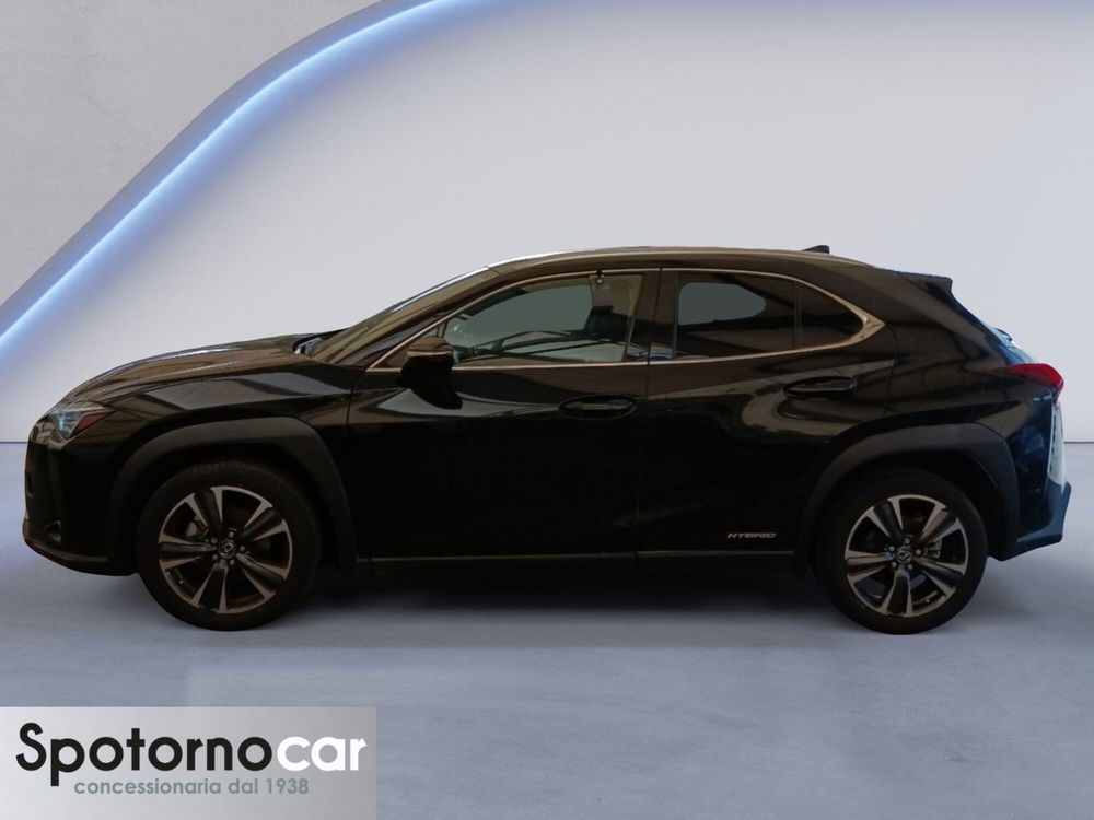 Lexus UX usata a Milano (3)