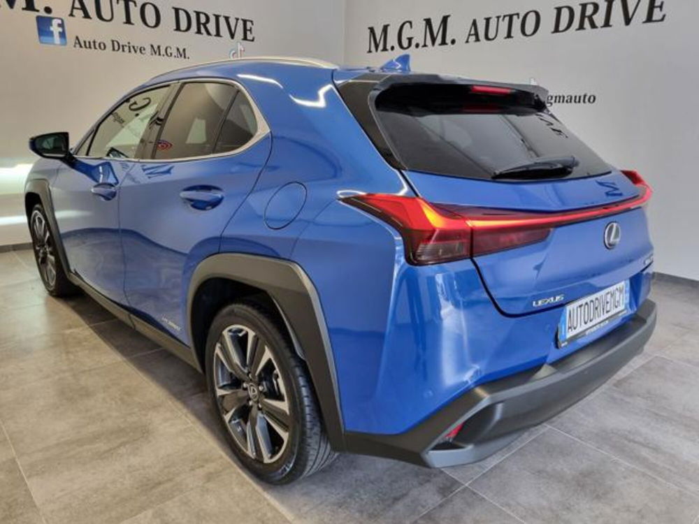 Lexus UX usata a Como (17)