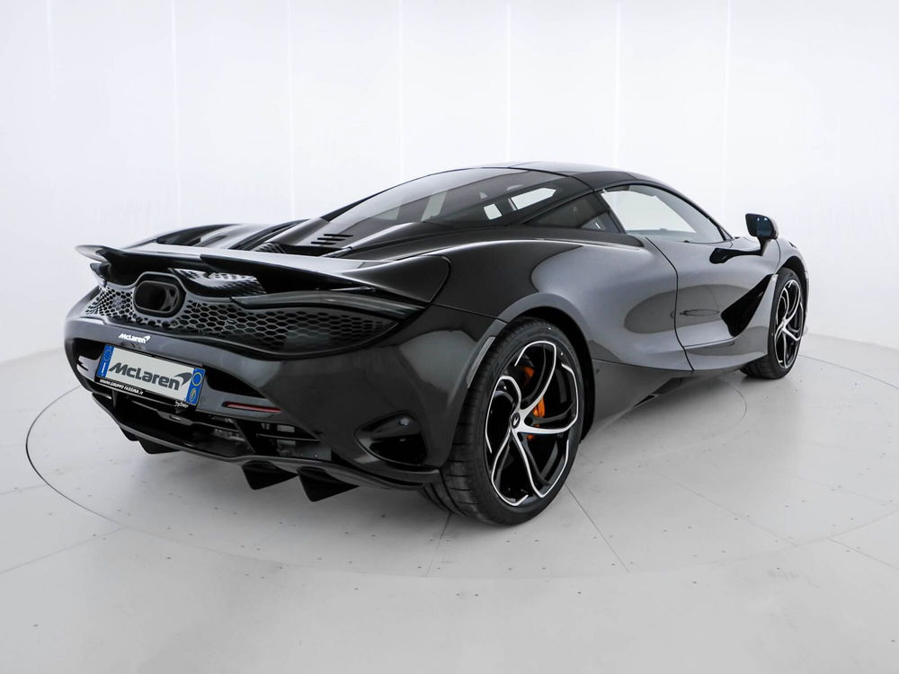 McLaren 750S Coupé nuova a Milano (6)