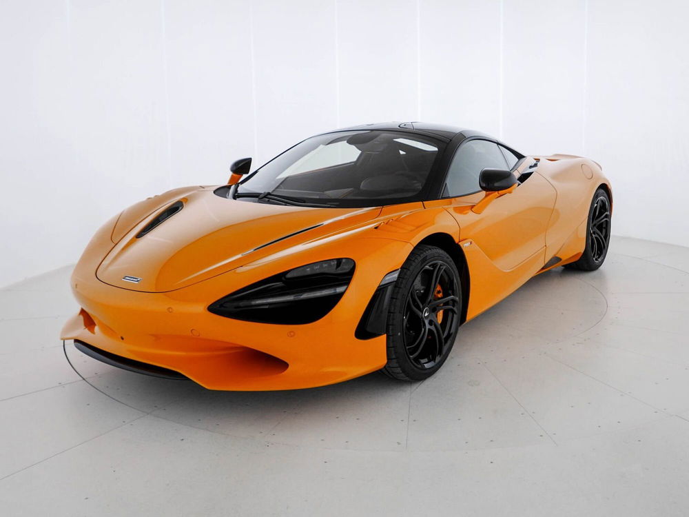 McLaren 750S Coupé nuova a Milano (3)