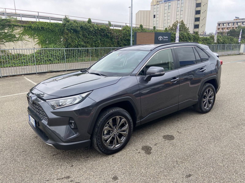 Toyota Rav4 HV (218CV) E-CVT 2WD Active  del 2023 usata a Piacenza