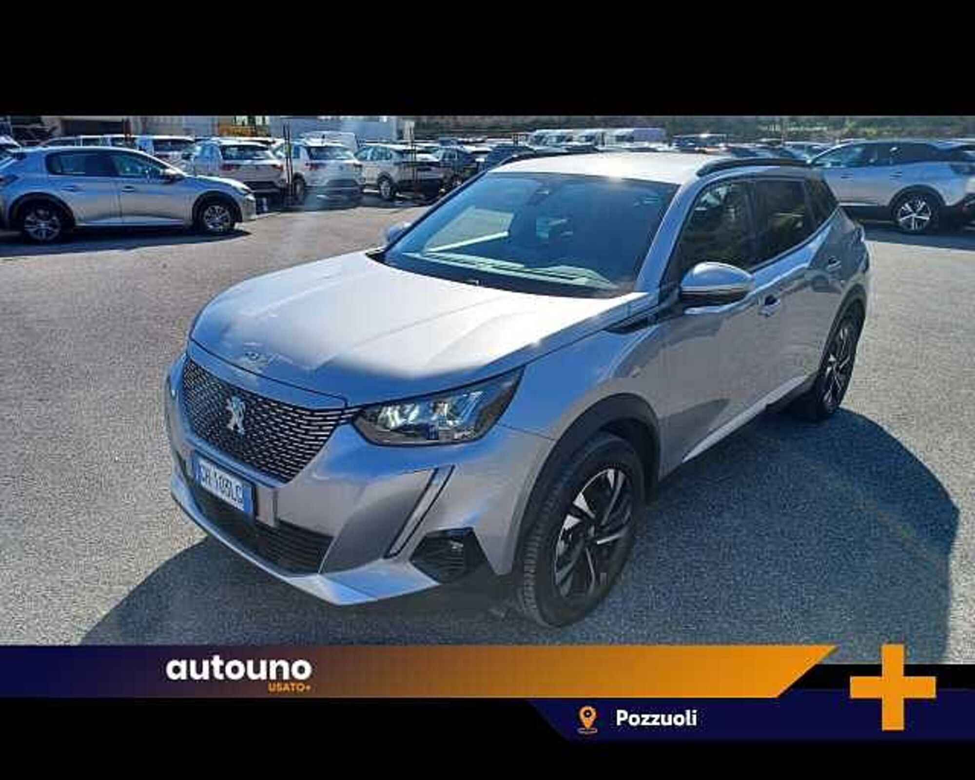 Peugeot 2008 motore elettrico 136 CV Allure Pack  del 2021 usata a Casoria