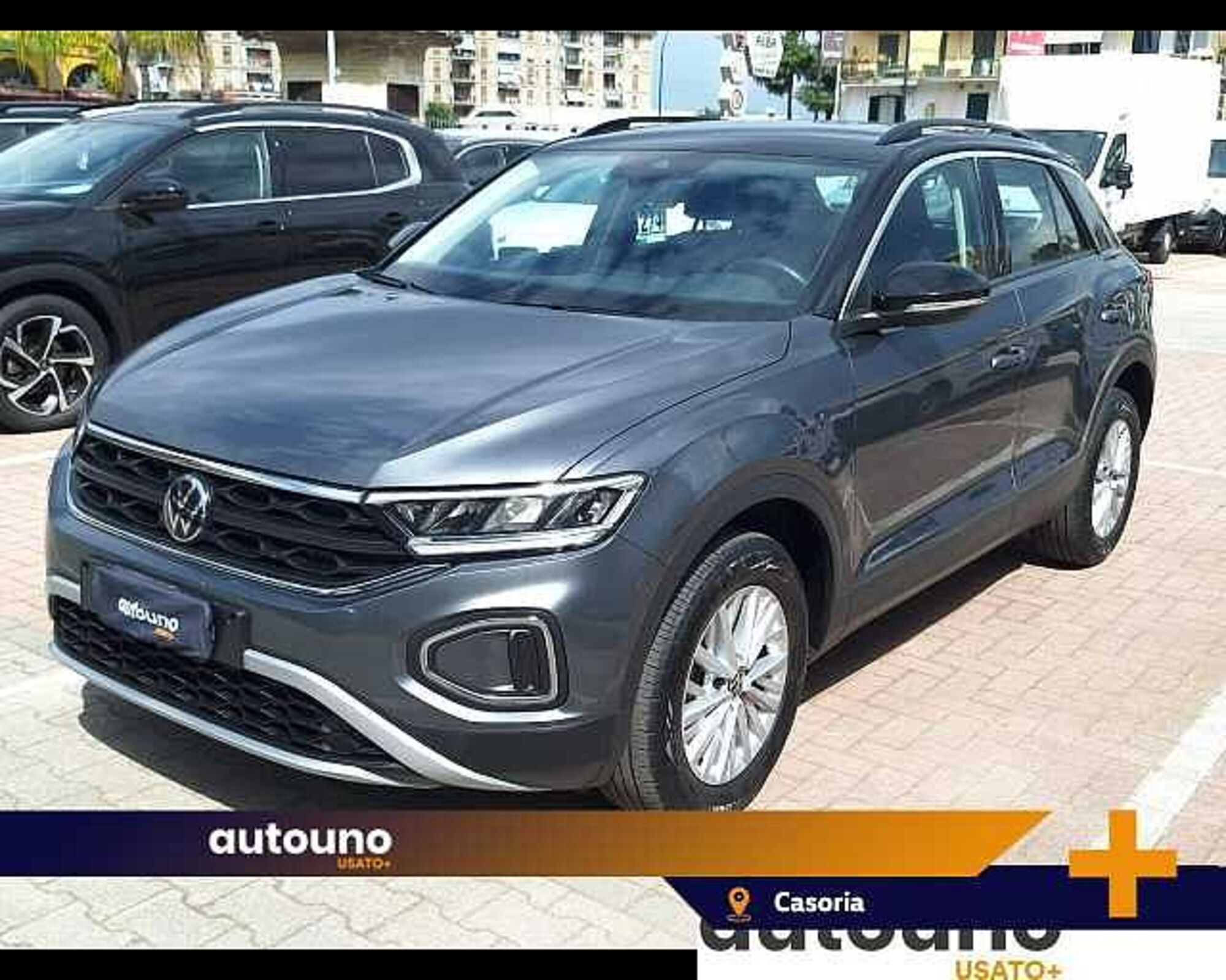 Volkswagen T-Roc 1.5 tsi Life dsg del 2023 usata a Casoria