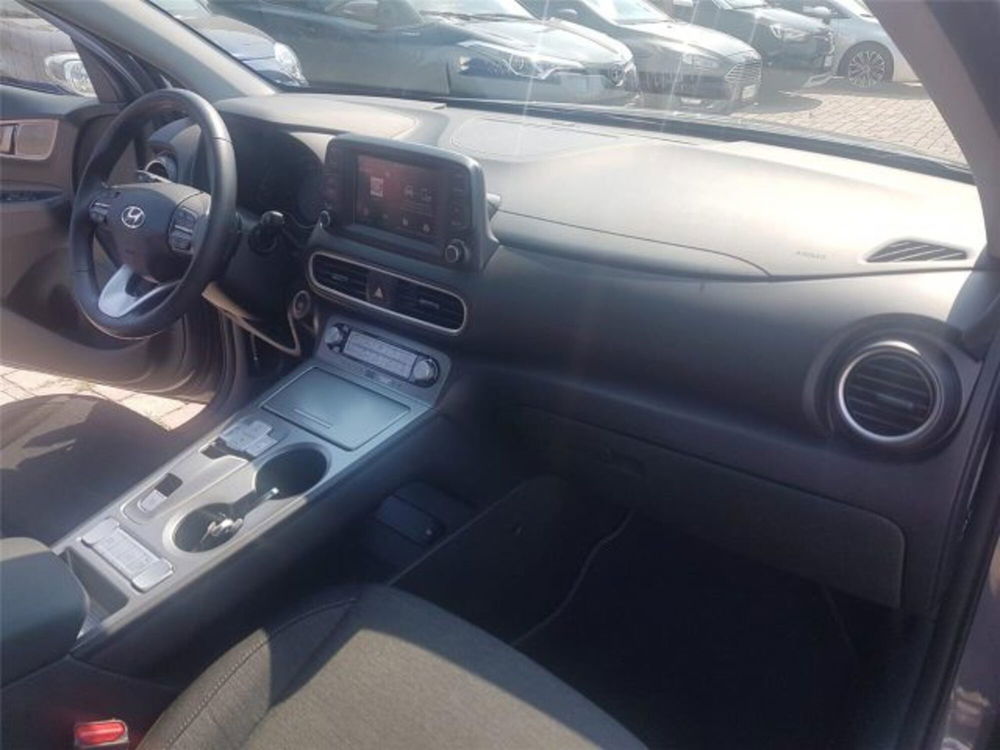 Hyundai Kona usata a Bari (13)