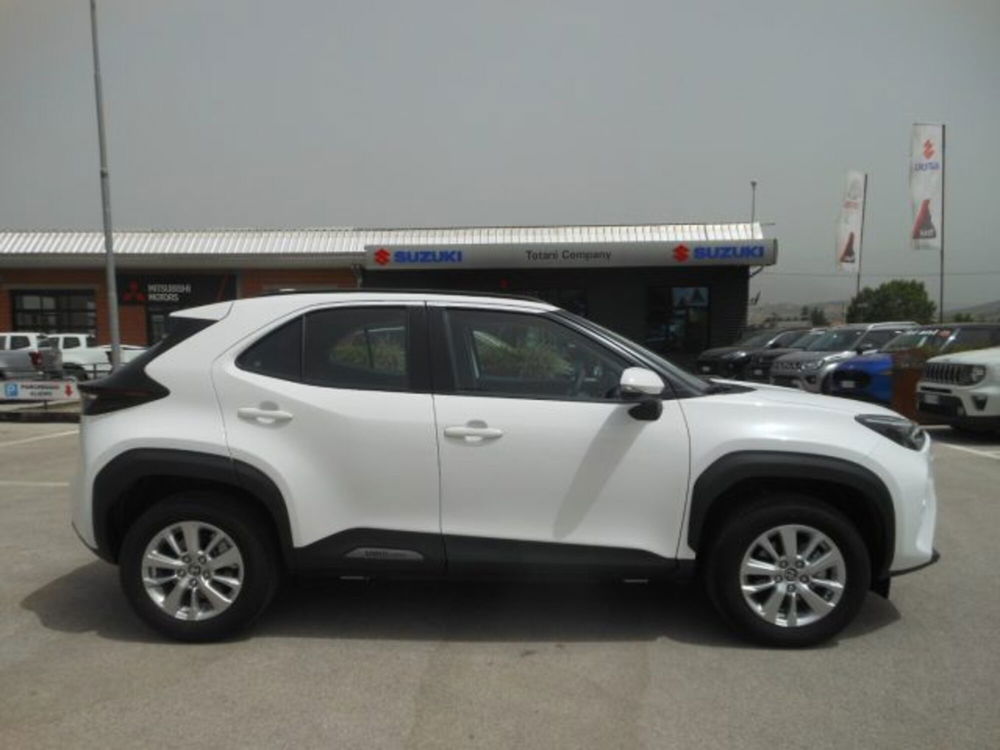 Toyota Yaris Cross nuova a L'Aquila (4)