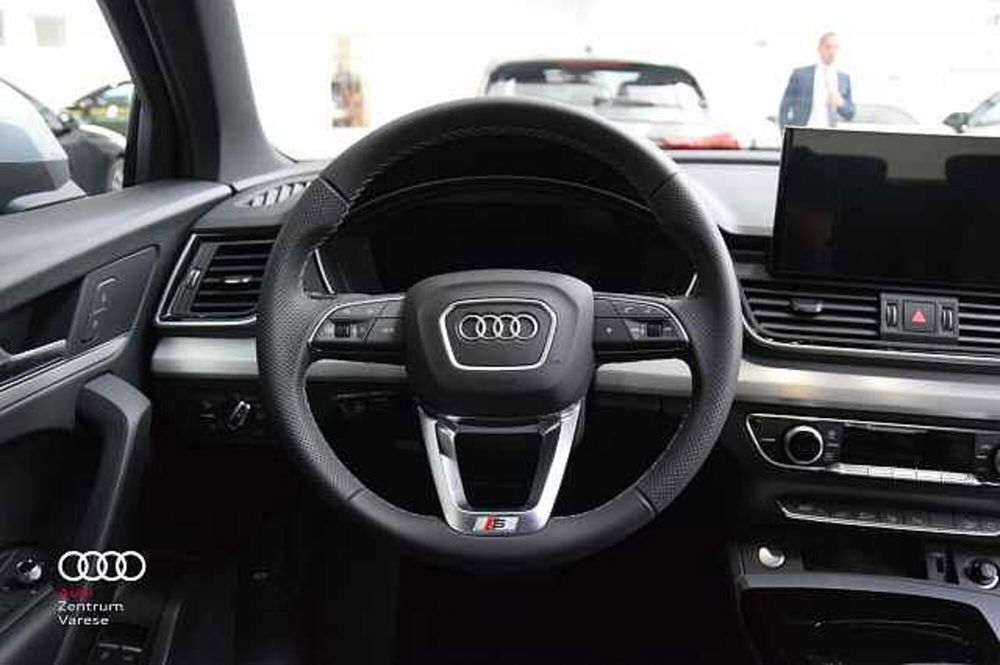 Audi Q5 Sportback nuova a Varese (10)