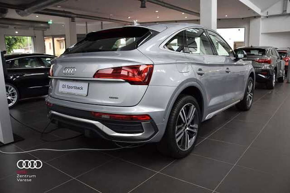 Audi Q5 Sportback nuova a Varese (4)