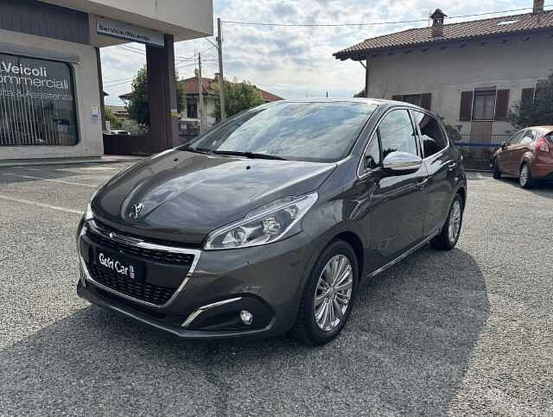 Peugeot 208 Turbo 110 S&amp;S 5 porte Allure  del 2018 usata a Cuorgne&#039;