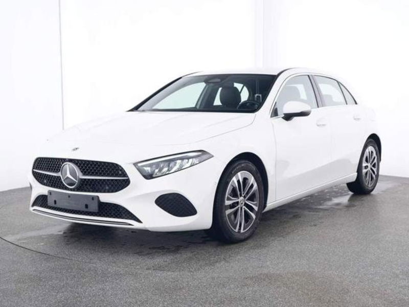 Mercedes-Benz Classe A Sedan 180 Progressive Advanced auto del 2023 usata a Magenta