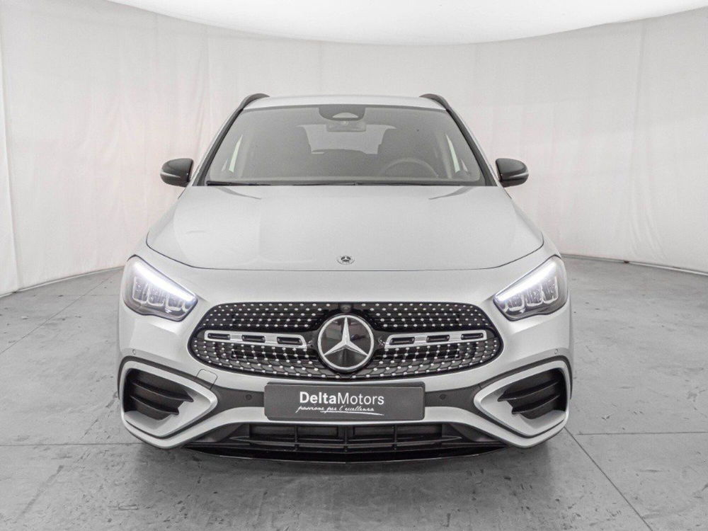 Mercedes-Benz GLA SUV nuova a Macerata (3)