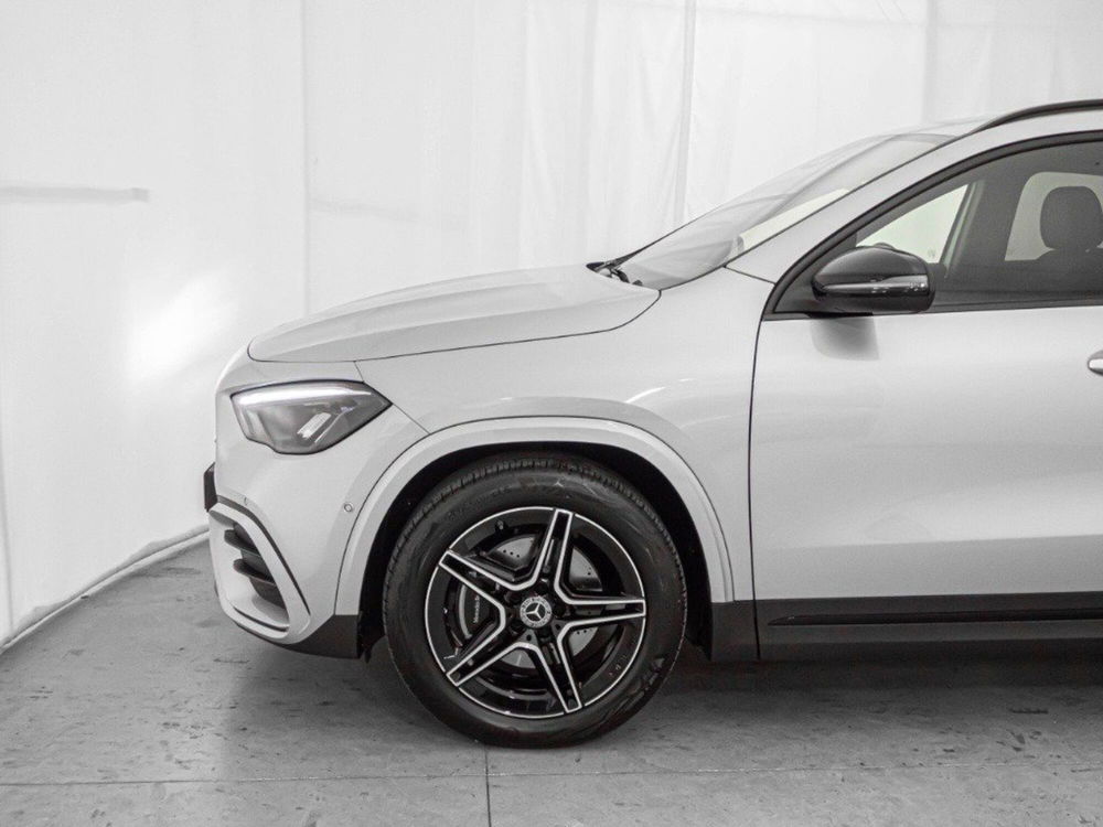 Mercedes-Benz GLA SUV nuova a Macerata (4)