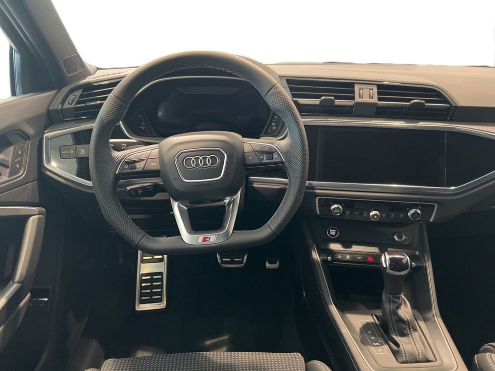 Audi Q3 Sportback nuova a Napoli (7)