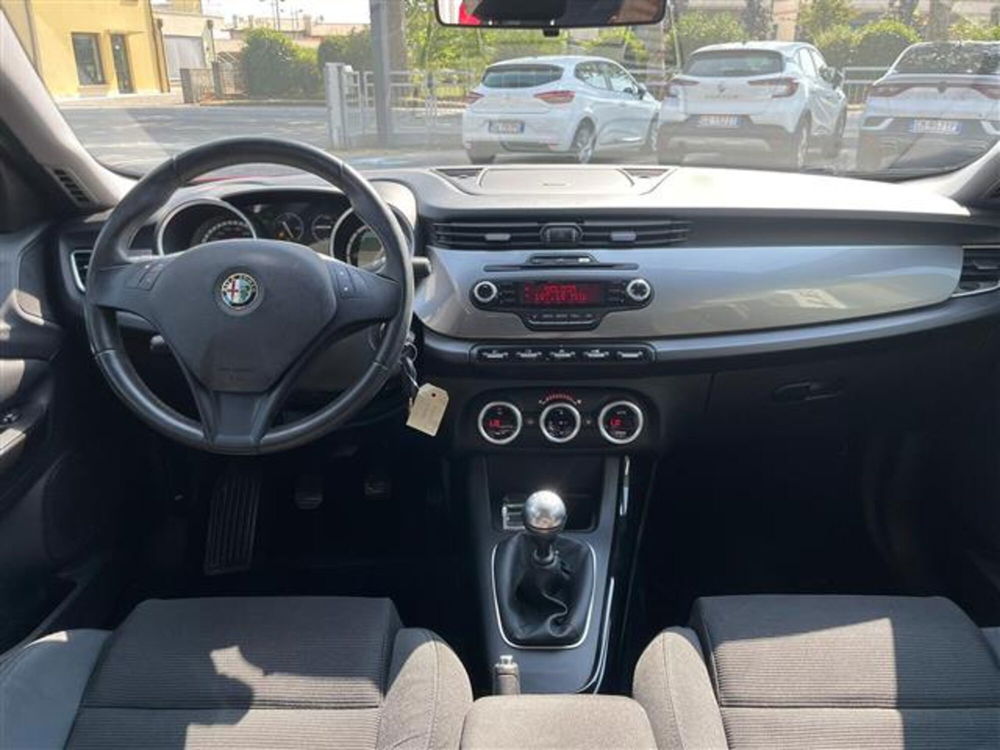 Alfa Romeo Giulietta usata a Treviso (10)