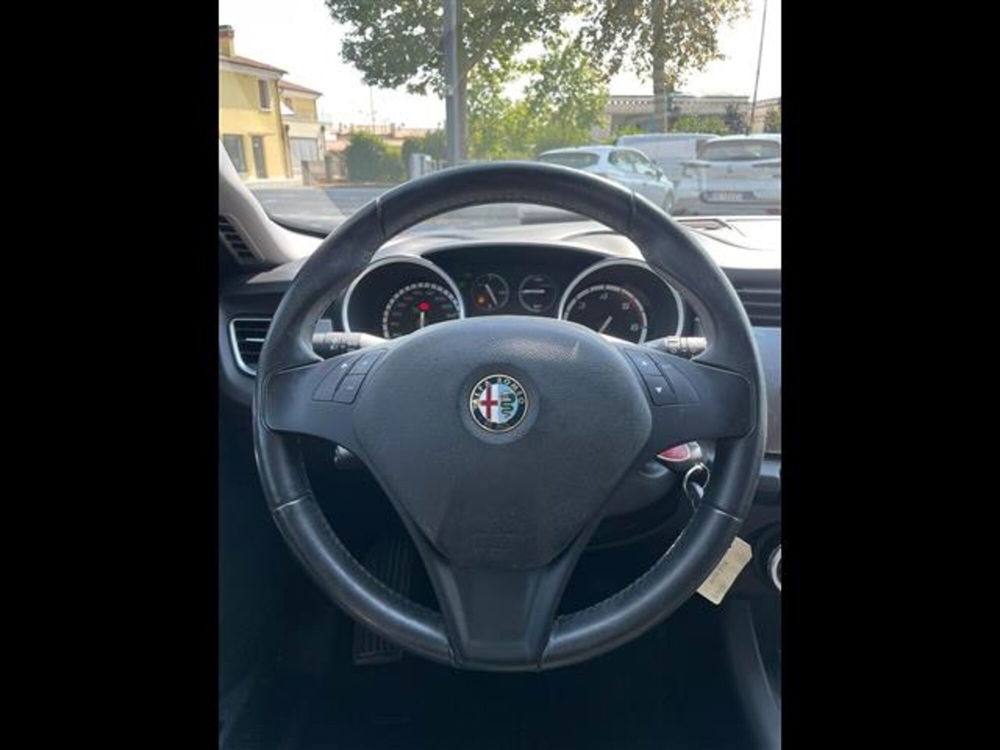 Alfa Romeo Giulietta usata a Treviso (14)