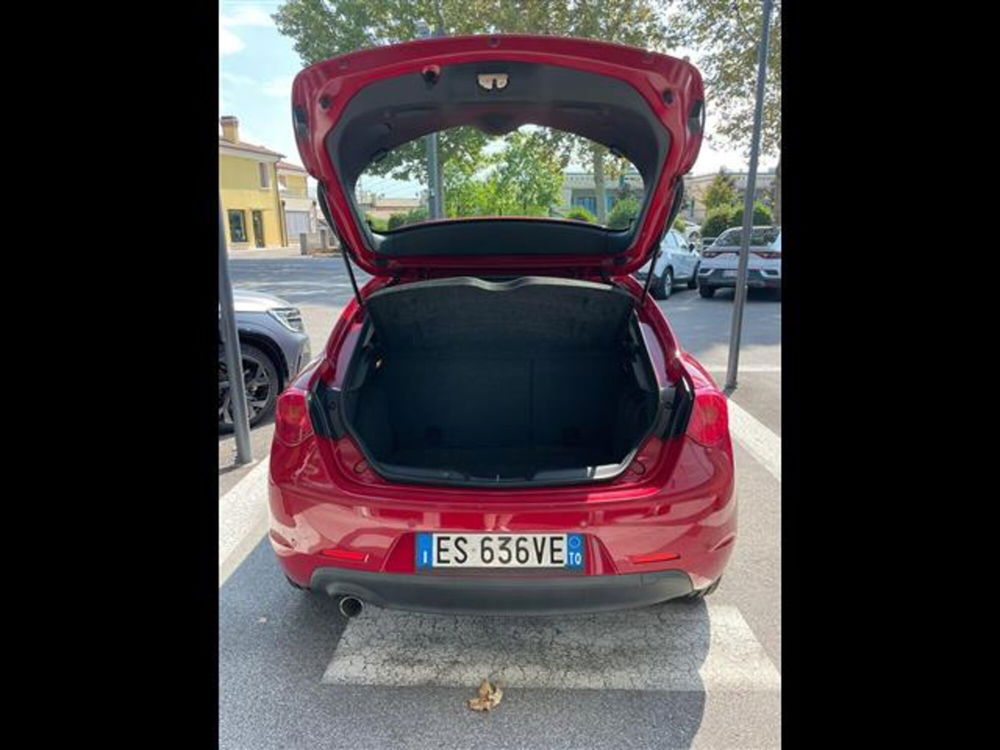 Alfa Romeo Giulietta usata a Treviso (5)