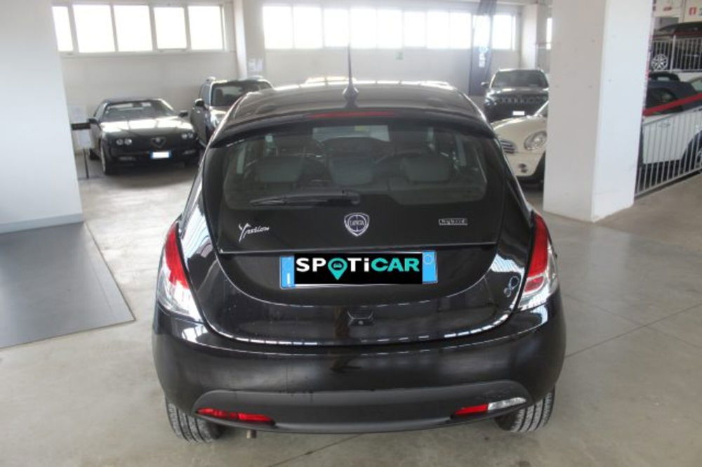 Lancia Ypsilon usata a Terni (5)