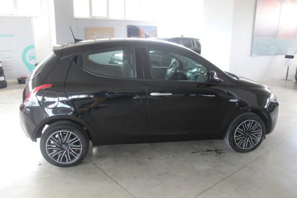 Lancia Ypsilon usata a Terni (6)