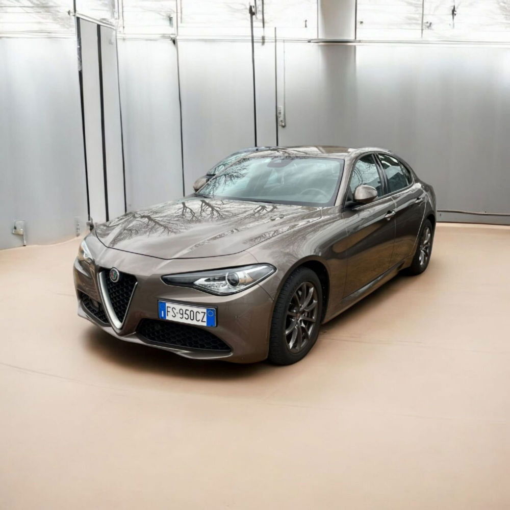 Alfa Romeo Giulia usata a Salerno