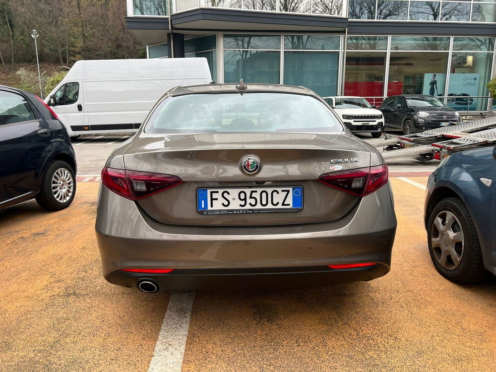 Alfa Romeo Giulia usata a Salerno (11)