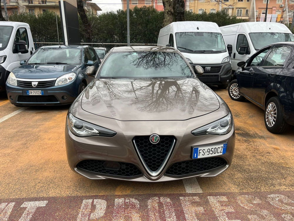 Alfa Romeo Giulia usata a Salerno (9)