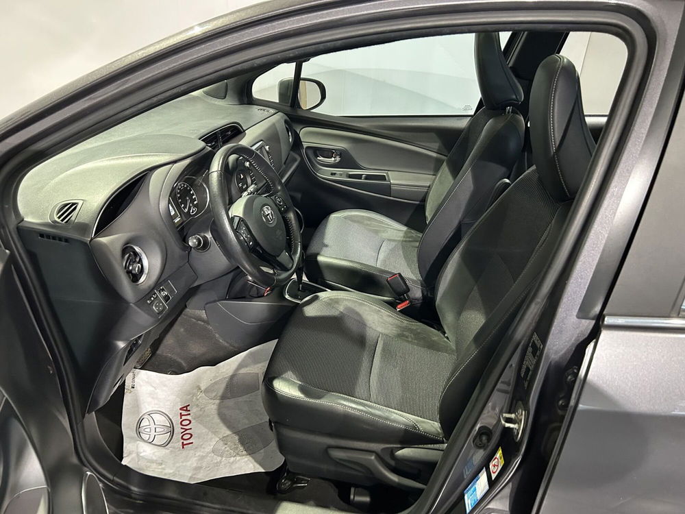 Toyota Yaris usata a Milano (12)